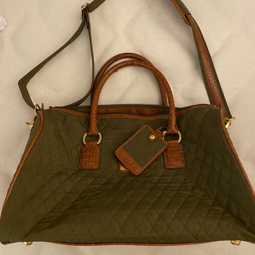 Liz Claiborne quilted duffel bag